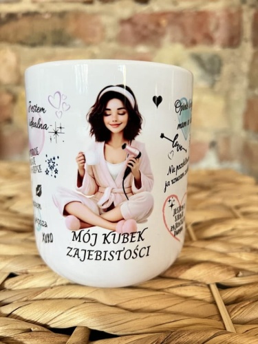 Kubek ceramiczny Mój kubek zajebistości, brunetka z krótkimi włosami.jpg