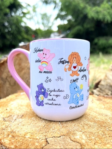 Kubek ceramiczny troskliwe misie, widok z boku.jpg