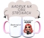 kubek ceramiczny z napisem (dodaj imię) nie prosi, (dodaj imię) kurwa wymaga i z grafiką rudowłosej dziewczyny trzymającej kawę na wynos i torebkę.jpg